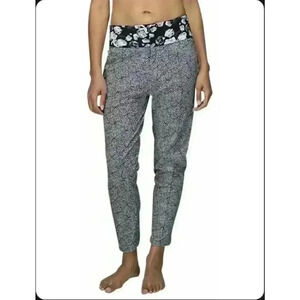 Lululemon Departure Pant Plush Petal Black Ghost - Size 4